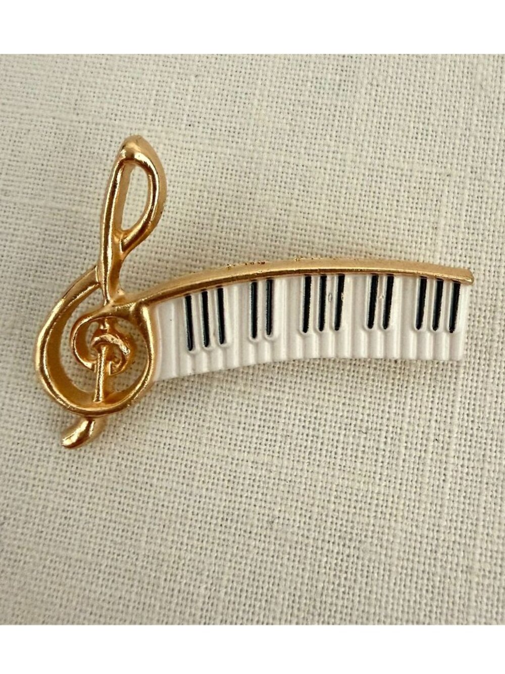 Piano Treble Clef Music Pin 1.75 in Brooch Gold Tone Keyboard Teacher Gift